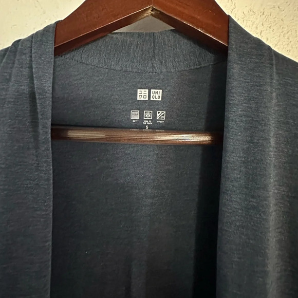 UNIQLO AIRism UV Protection Long Sleeve Cardigan, Size S - Picture 2 of 4